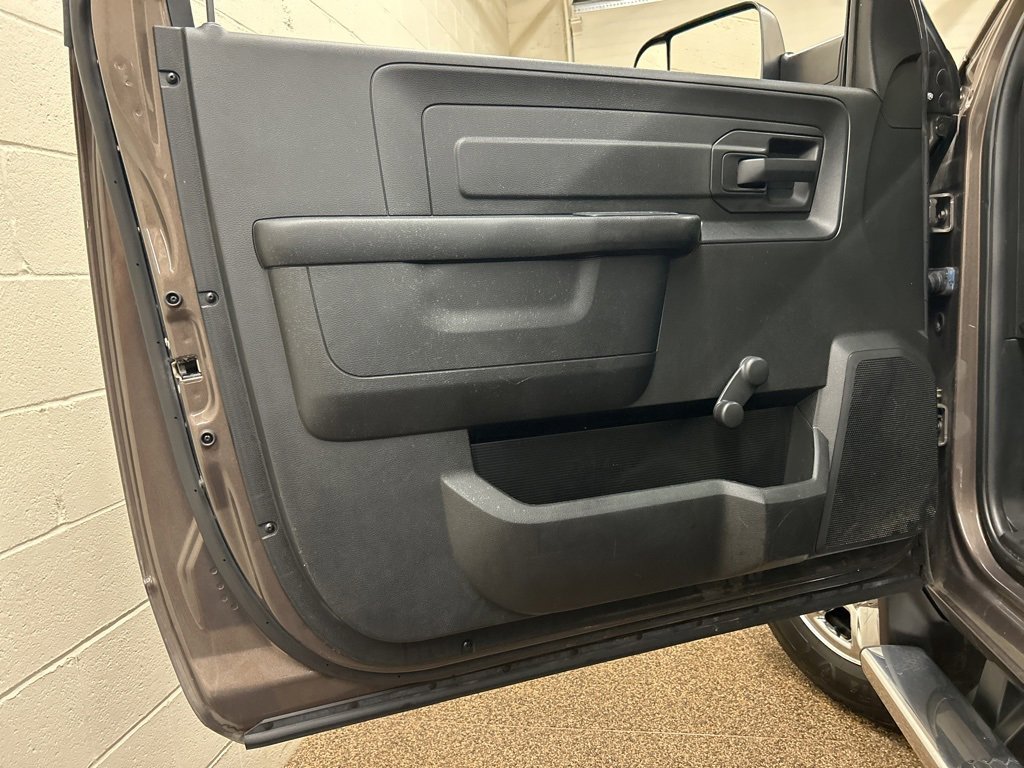 Used 2018 RAM 3500 Tradesman w/ Chrome Appearance Group image 9