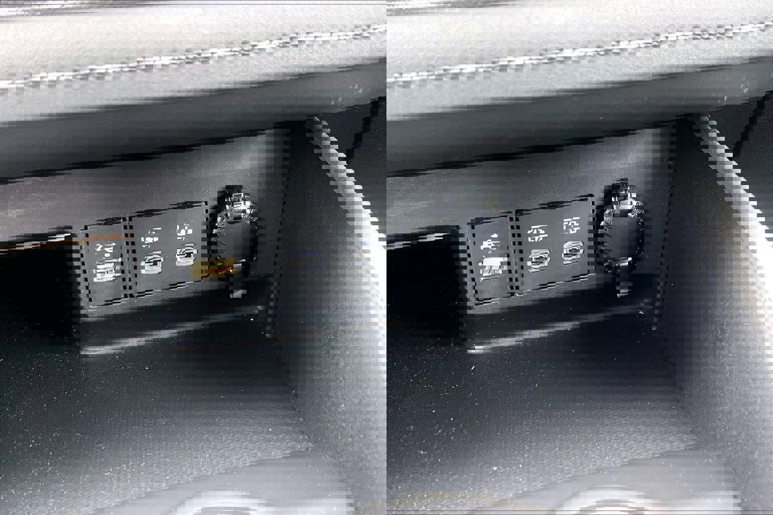 Used 2023 Toyota Highlander XLE image 33