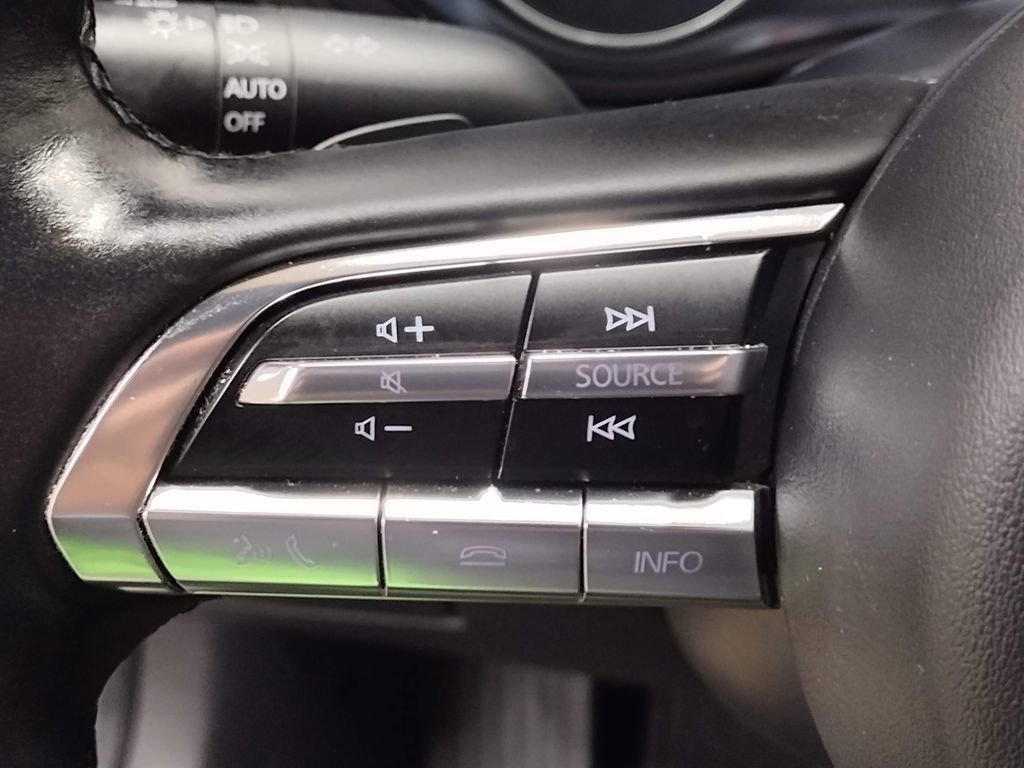 Used 2021 MAZDA MAZDA3 Hatchback w/Premium Plus Pkg image 27
