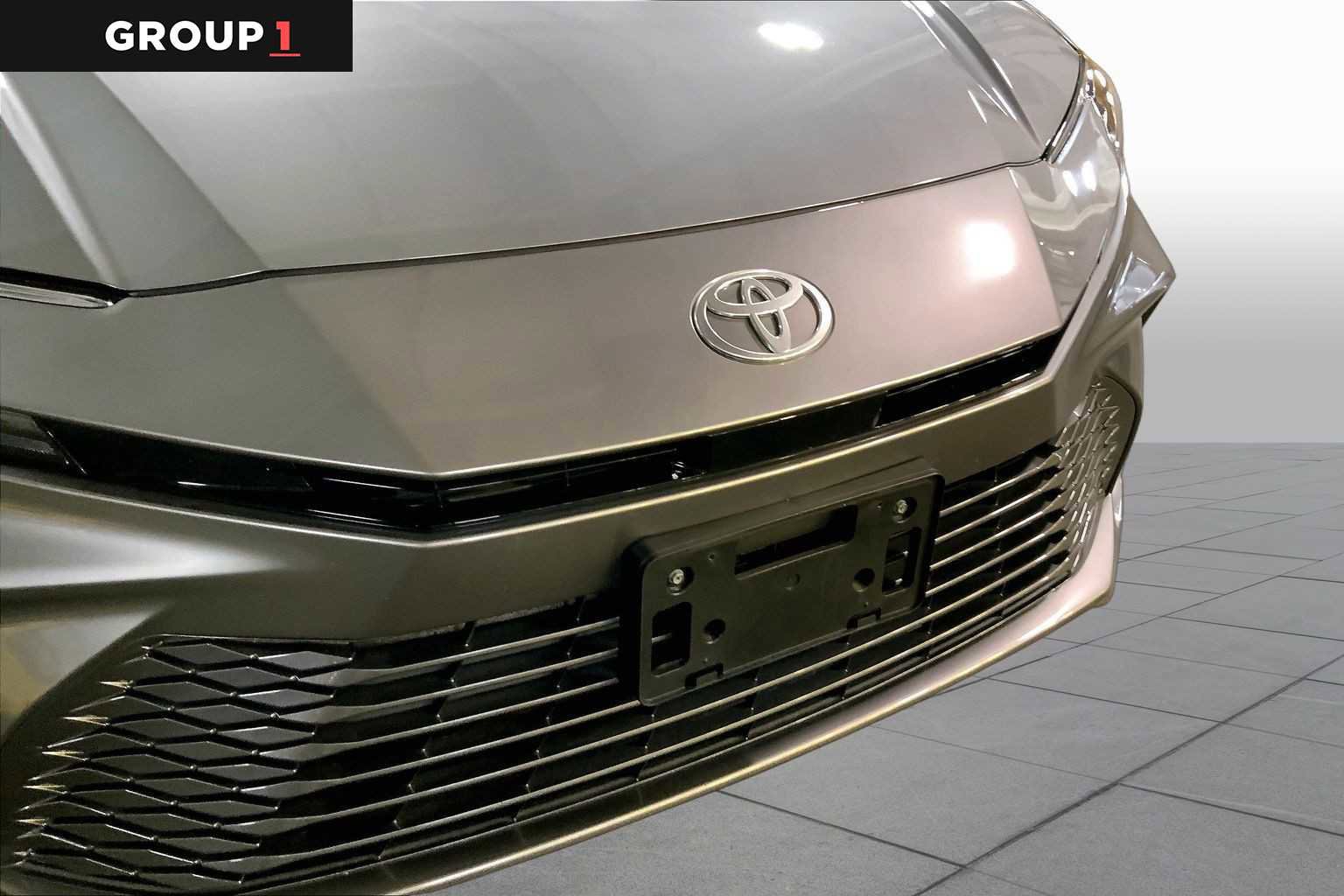 Used 2025 Toyota Camry XLE AWD/4WD image 30