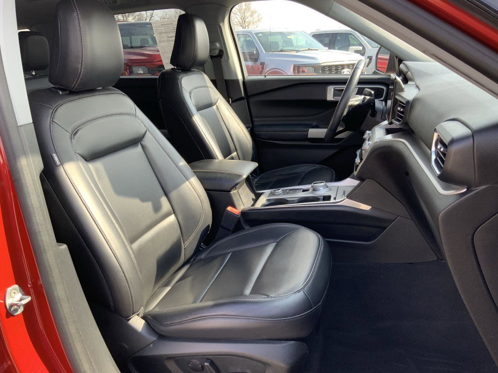 Used 2022 Ford Explorer XLT w/ Equipment Group 202A image 65