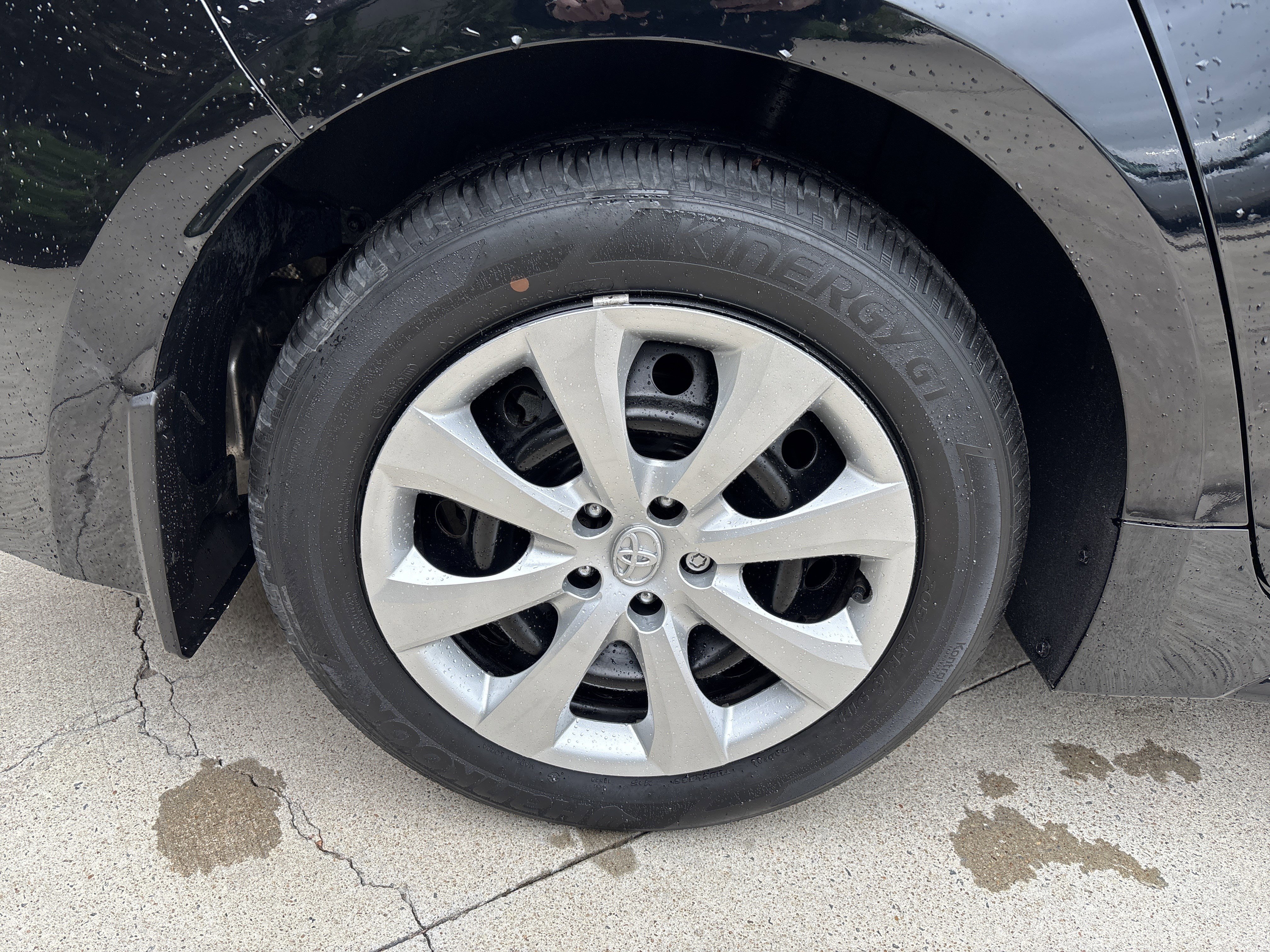 Used 2025 Toyota Corolla LE FWD image 36