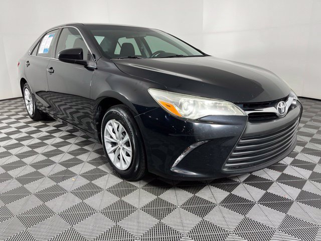Used 2017 Toyota Camry LE FWD image 3
