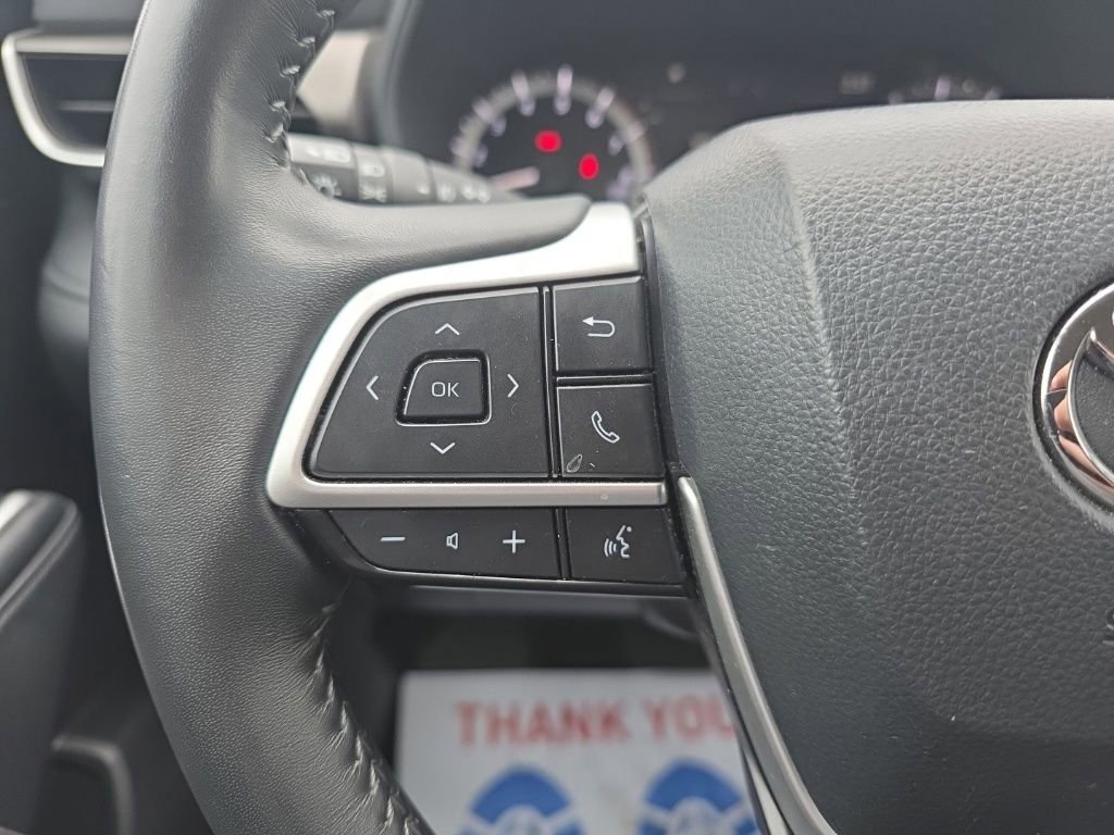 Used 2024 Toyota Highlander LE image 26