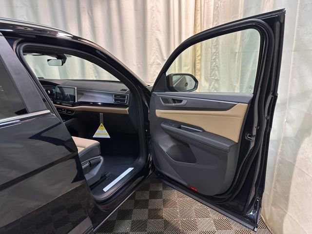 New 2025 Volkswagen Atlas Cross Sport SE image 35