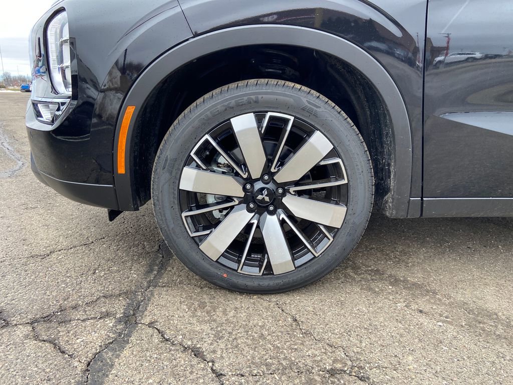 New 2026 Mitsubishi Outlander SE image 9