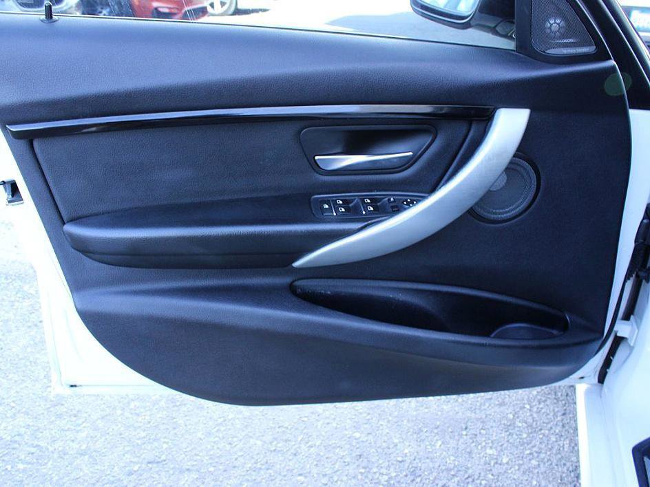 Used 2016 BMW 340i Sedan image 9