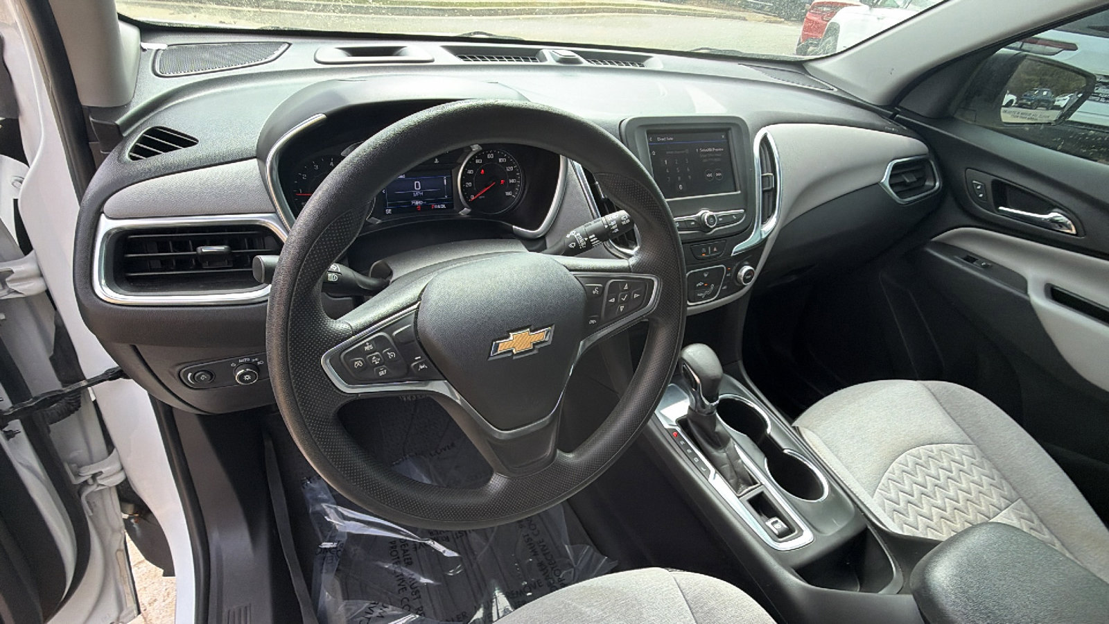 Used 2022 Chevrolet Equinox LS w/ LS Convenience Package image 24