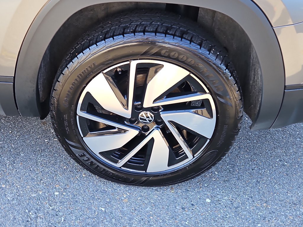 Used 2024 Volkswagen Atlas SE AWD/4WD image 8