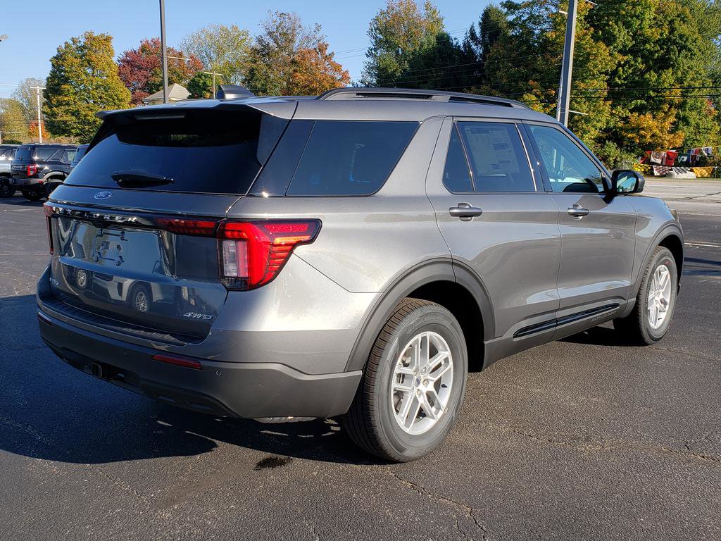 New 2026 Ford Explorer Active image 8