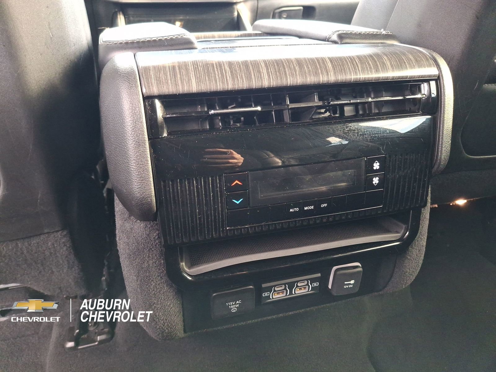 Used 2023 Jeep Wagoneer L Series II AWD/4WD image 13