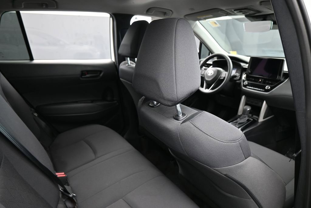 Used 2024 Toyota Corolla Cross LE FWD image 42