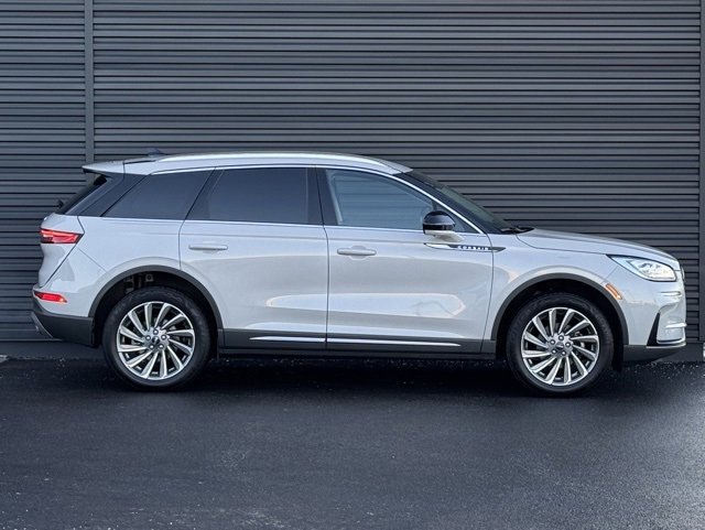 Used 2023 Lincoln Corsair Reserve w/ Equipment Group 201A image 8