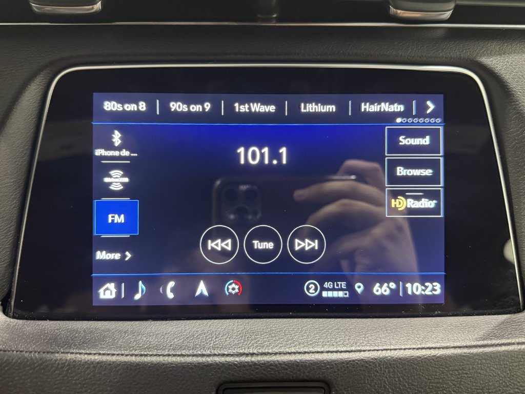 Used 2022 Cadillac XT4 Premium Luxury w/ Enhanced Visibility Package AWD/4WD image 27