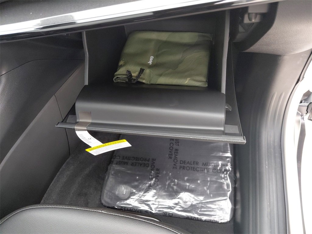 New 2025 Jeep Compass Limited w/ Sun and Sound Group image 16