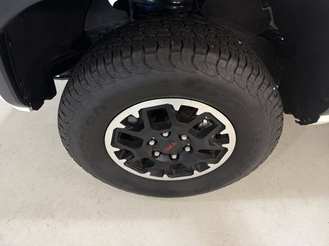 Used 2025 Toyota Tacoma TRD Off-Road AWD/4WD image 11