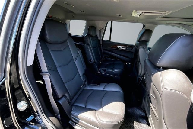 Used 2016 Cadillac Escalade Luxury AWD/4WD image 25