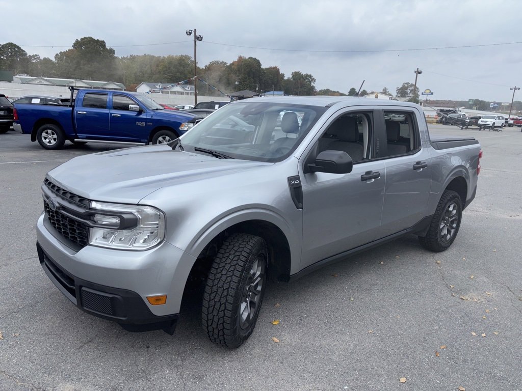 Used 2023 Ford Maverick XLT image 2