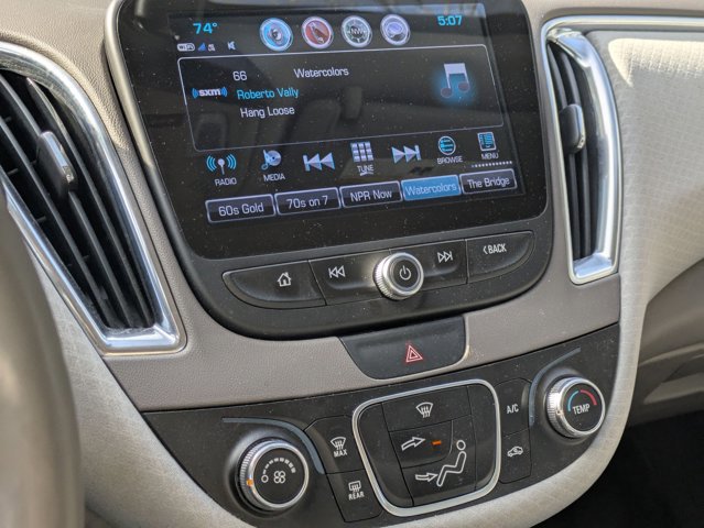 Used 2017 Chevrolet Malibu LT image 13