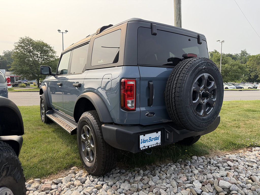 Used 2025 Ford Bronco Big Bend AWD/4WD image 3