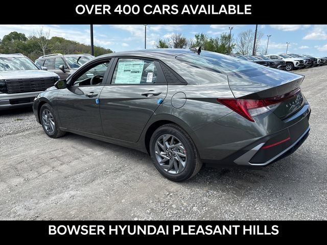 New 2026 Hyundai Elantra Hybrid FWD image 3