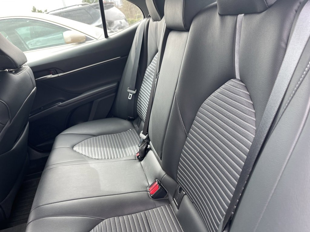 Used 2018 Toyota Camry SE image 13