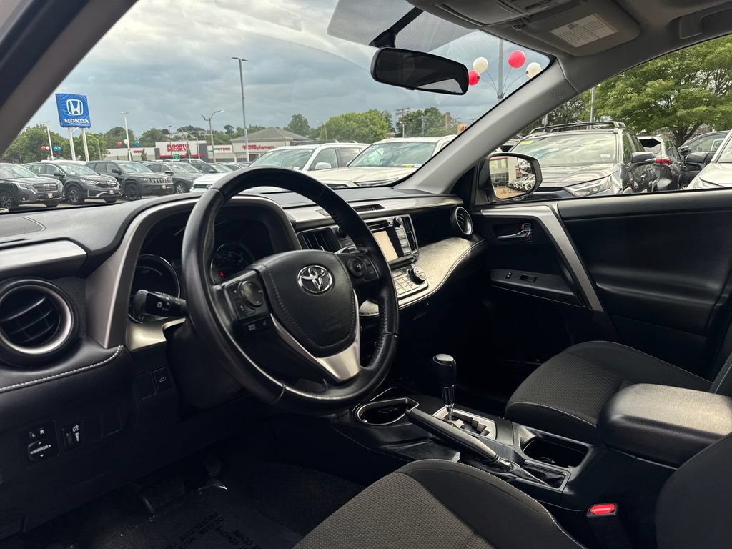 Used 2016 Toyota RAV4 XLE AWD/4WD image 15