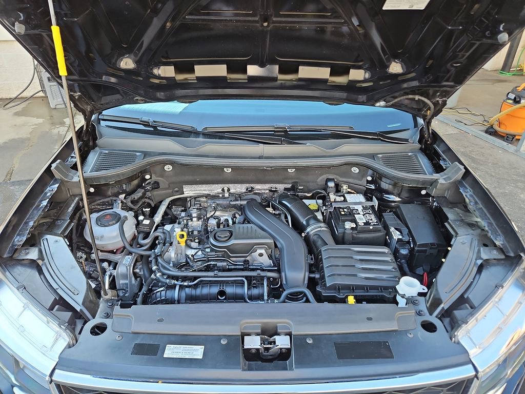 Used 2024 Volkswagen Taos SE image 37