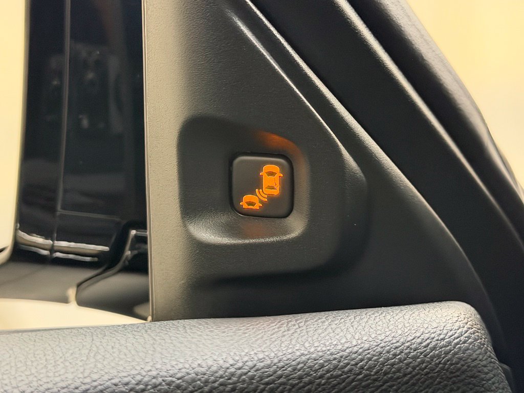 Used 2023 Acura MDX w/ Technology Package AWD/4WD image 19