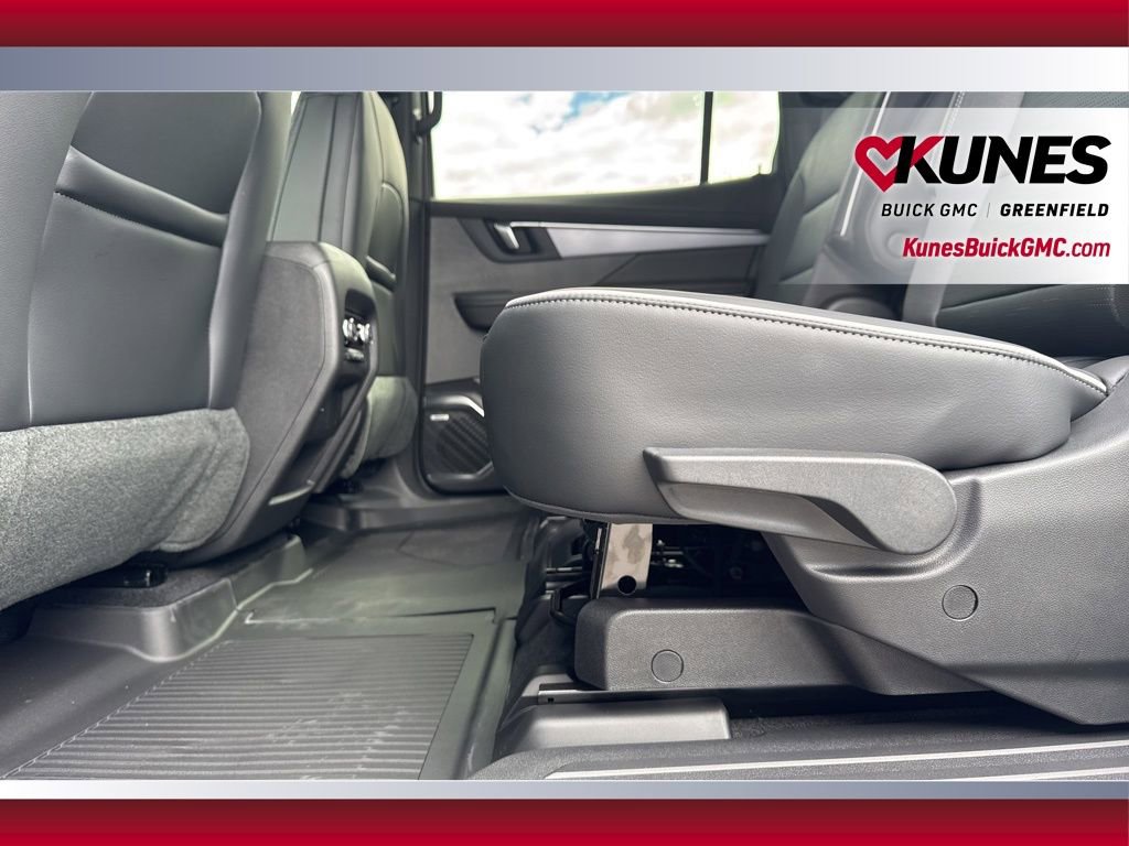 New 2026 Buick Enclave Sport Touring w/ LPO, Floor Liner Package image 38