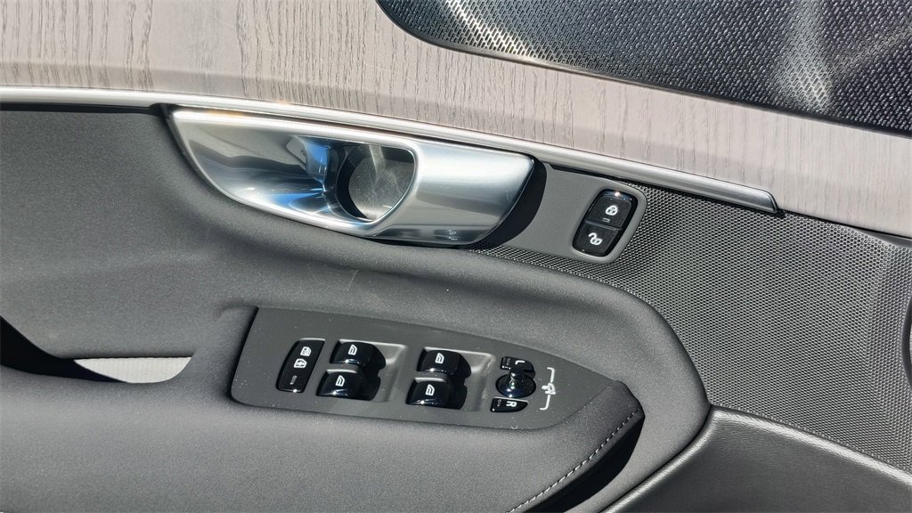 New 2026 Volvo XC90 B6 Ultra image 10
