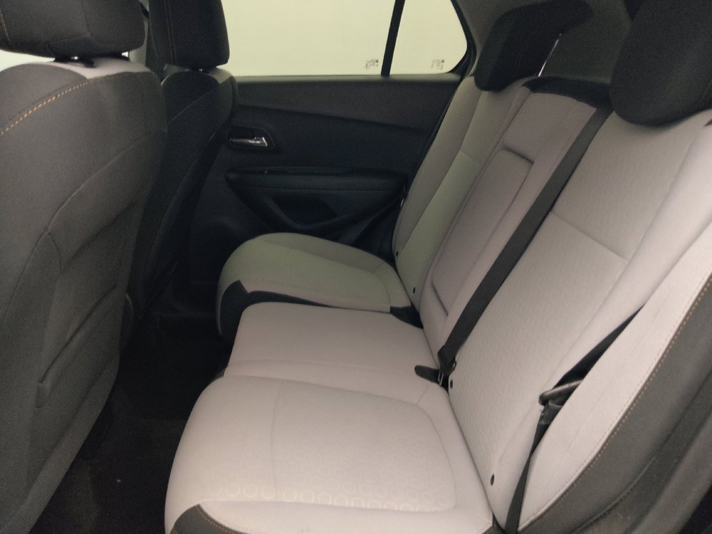 Used 2020 Chevrolet Trax LS FWD image 18