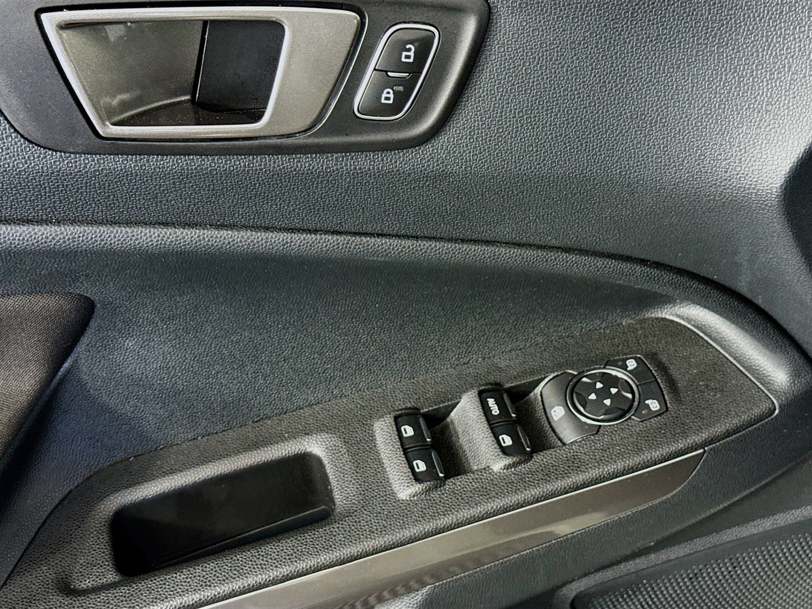 Used 2021 Ford EcoSport SE w/ SE Convenience Package FWD image 18