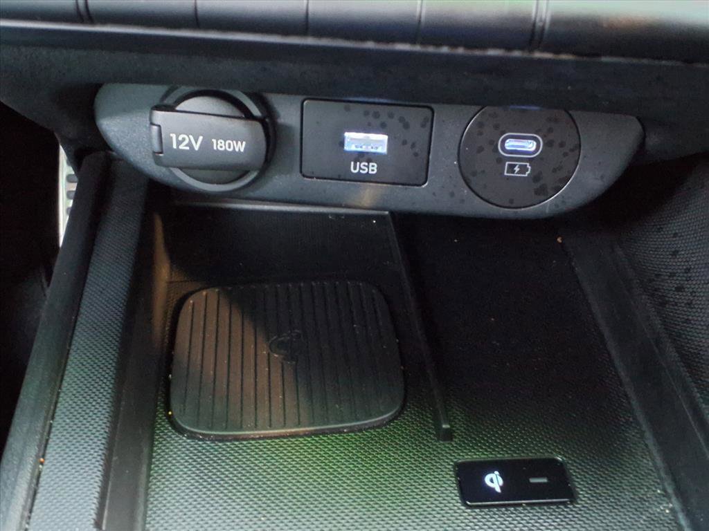 Certified 2025 Hyundai Elantra Sport image 13