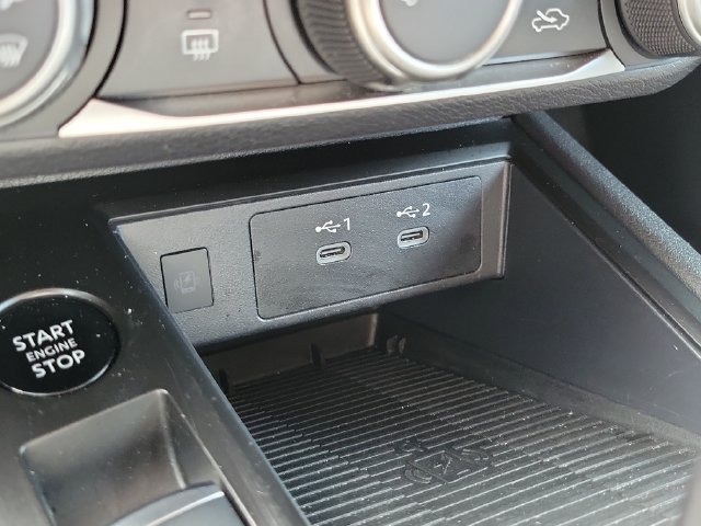 Certified 2025 Nissan Kicks SV FWD image 30
