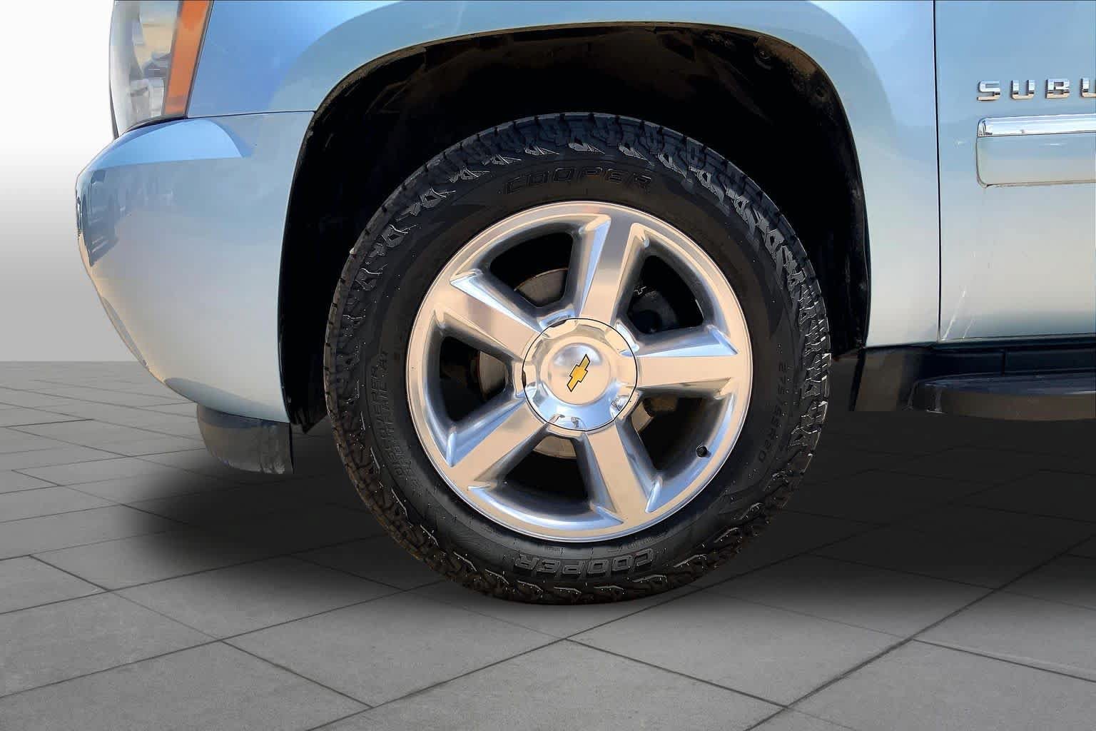 Used 2011 Chevrolet Suburban LTZ AWD/4WD image 10
