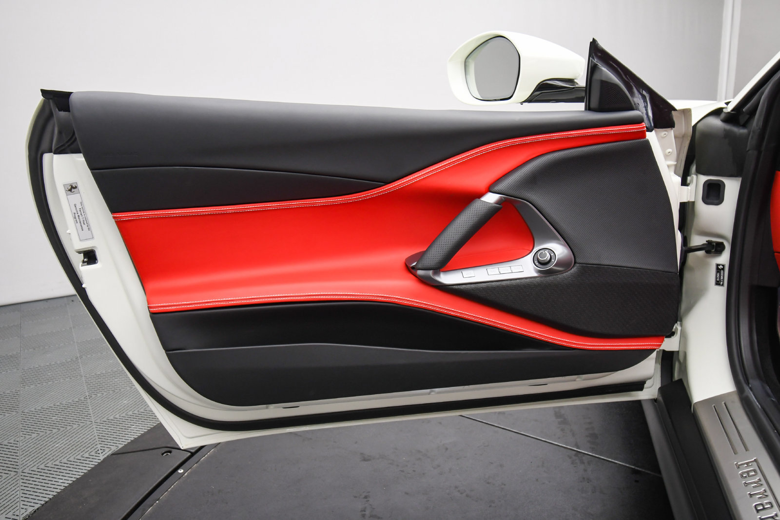 Used 2022 Ferrari 812 GTS RWD image 38