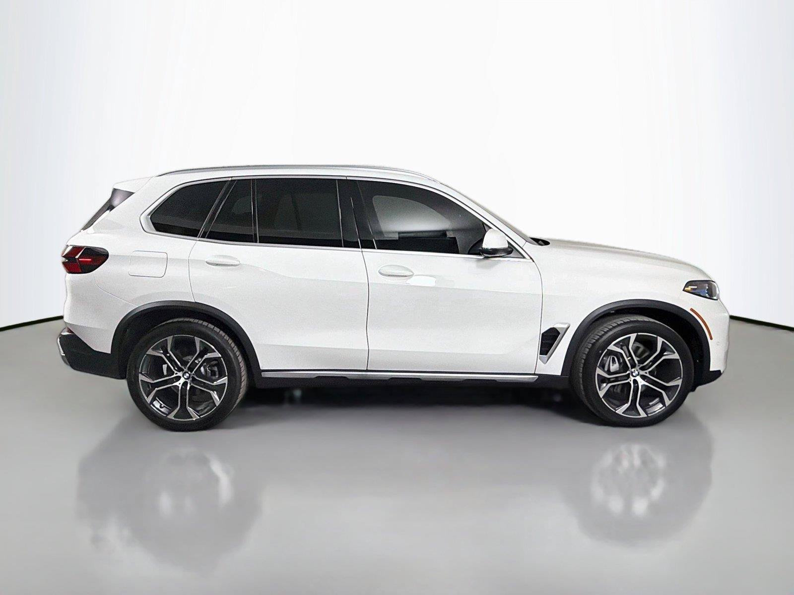 New 2026 BMW X5 sDrive40i w/ Climate Comfort Package RWD image 4