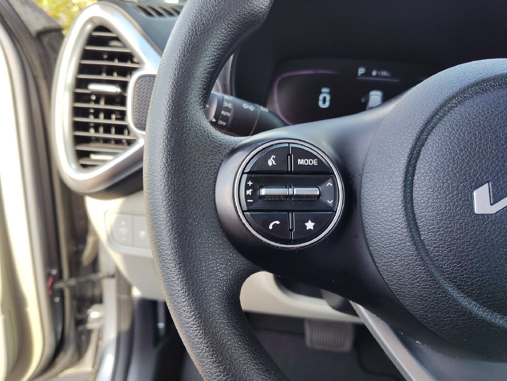 Certified 2023 Kia Soul LX w/ LX Technology Package FWD image 15