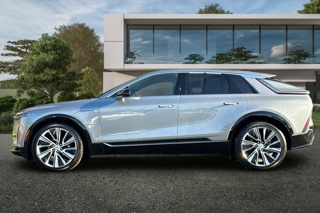 Certified 2024 Cadillac Lyriq Luxury image 7