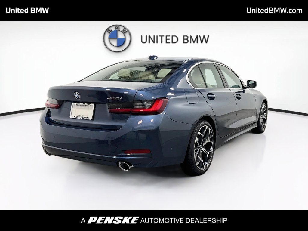 New 2026 BMW 330i Sedan w/ Premium Package RWD image 5