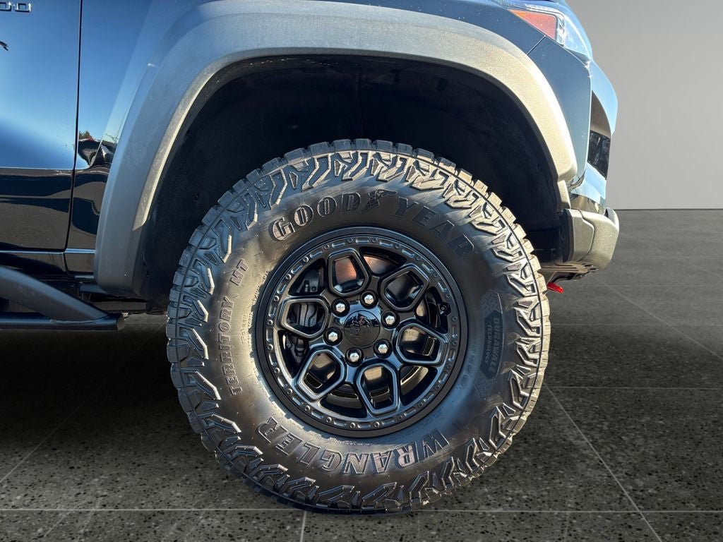 Used 2024 Chevrolet Colorado ZR2 w/ ZR2 Bison Edition AWD/4WD image 9
