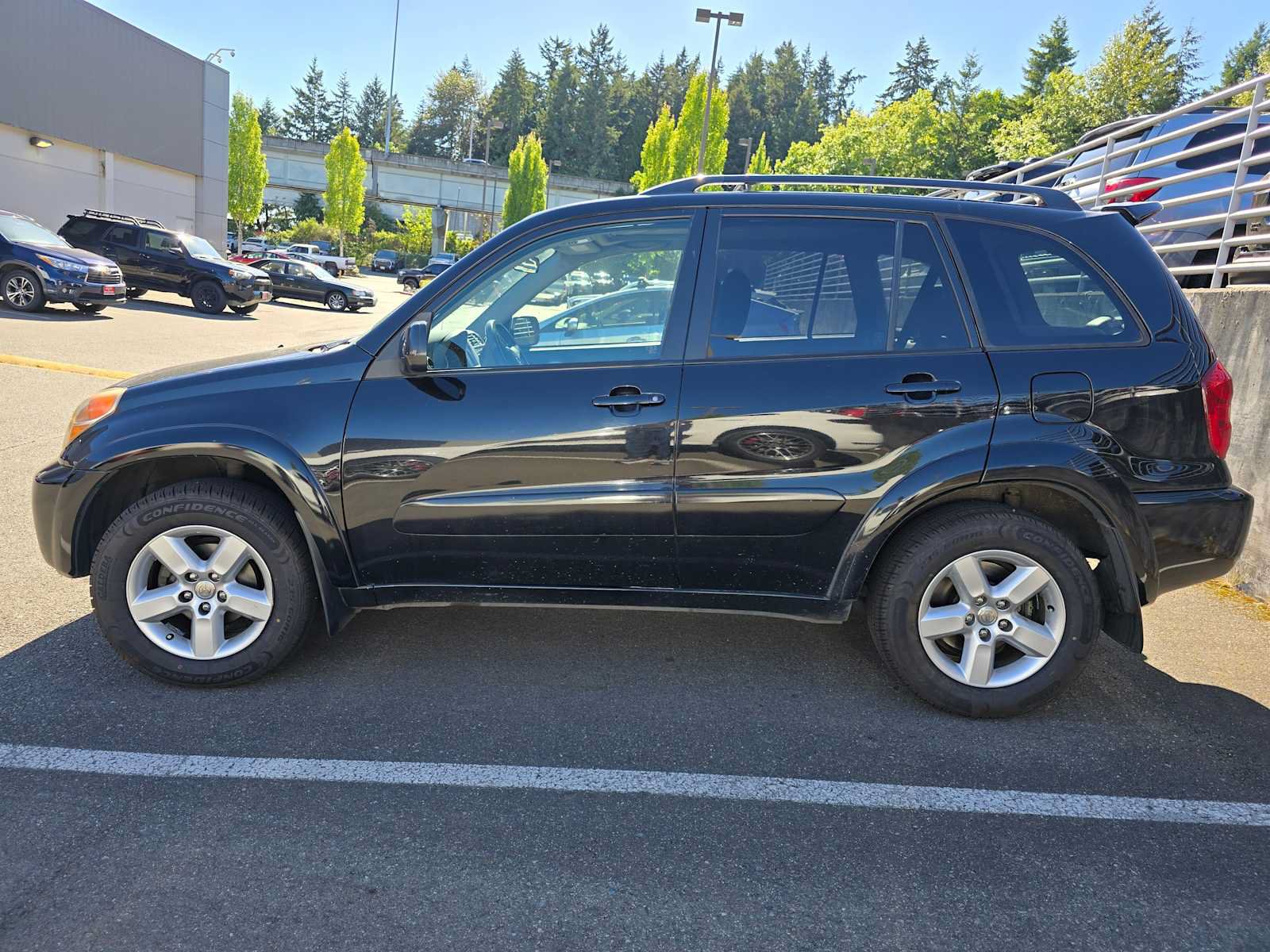 Used 2005 Toyota RAV4 4WD image 3