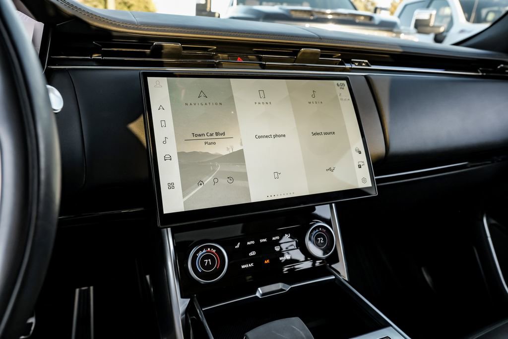 Used 2022 Land Rover Range Rover SE image 22