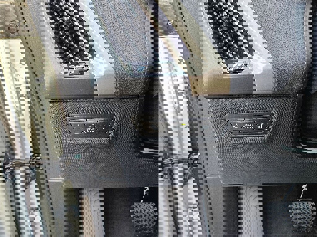 New 2026 BMW iX xDrive60 image 17