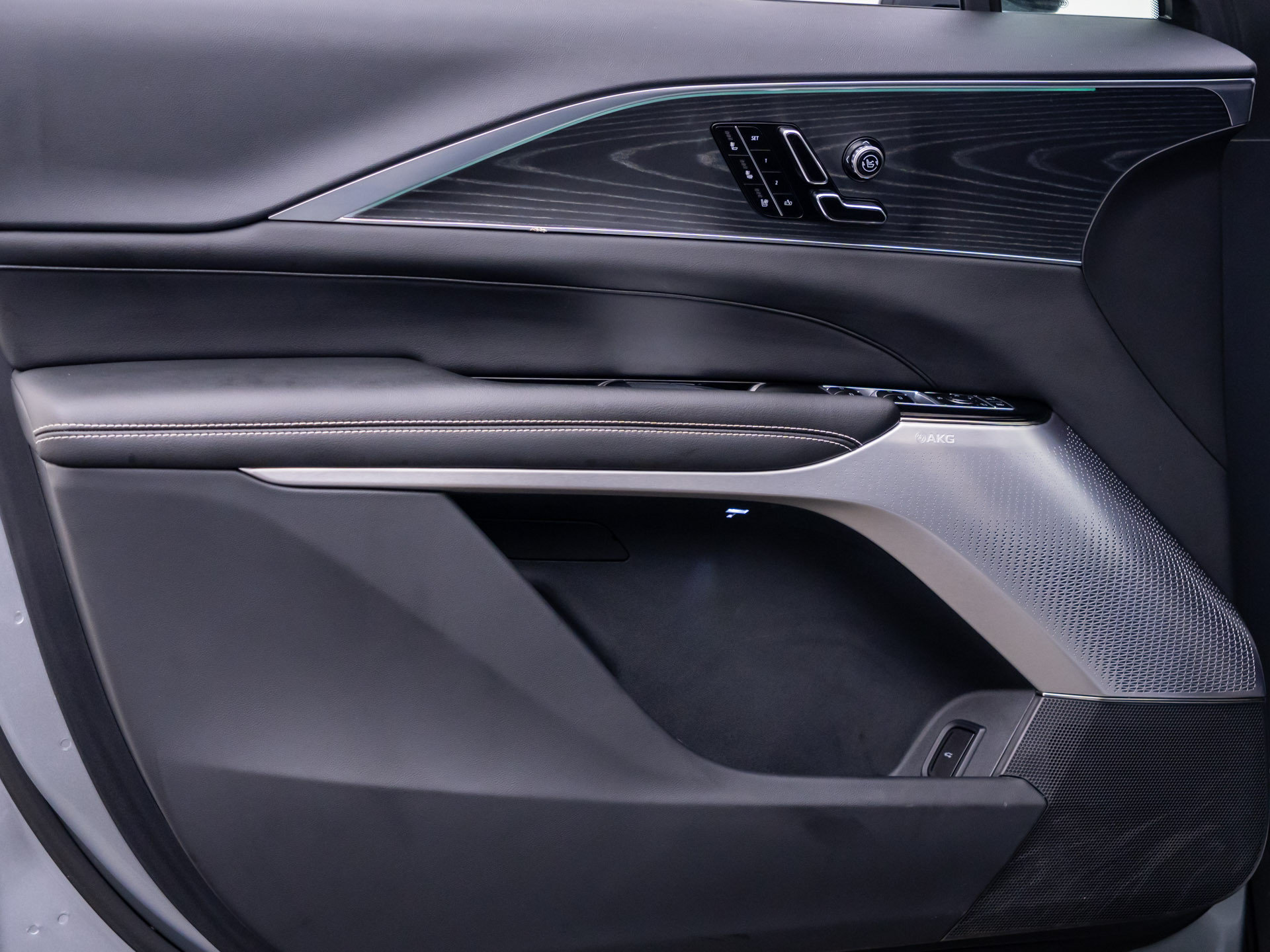 Certified 2025 Cadillac Lyriq Luxury w/ LPO, Floor Liner Package AWD/4WD image 14