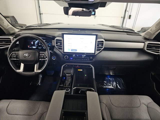Used 2024 Toyota Tundra Limited AWD/4WD image 31