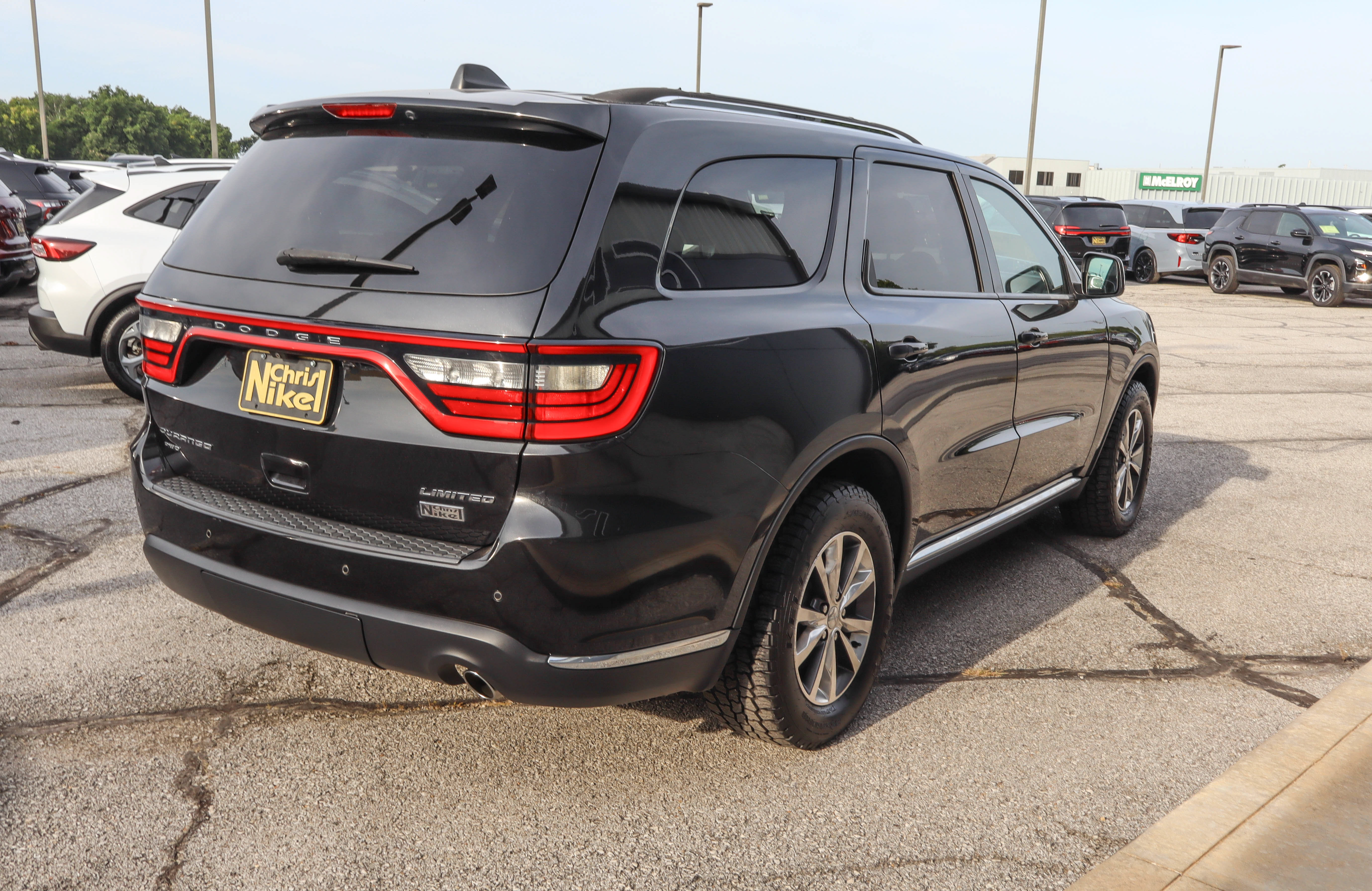 Used 2016 Dodge Durango Limited w/ Nav & Power Liftgate Group AWD/4WD image 4