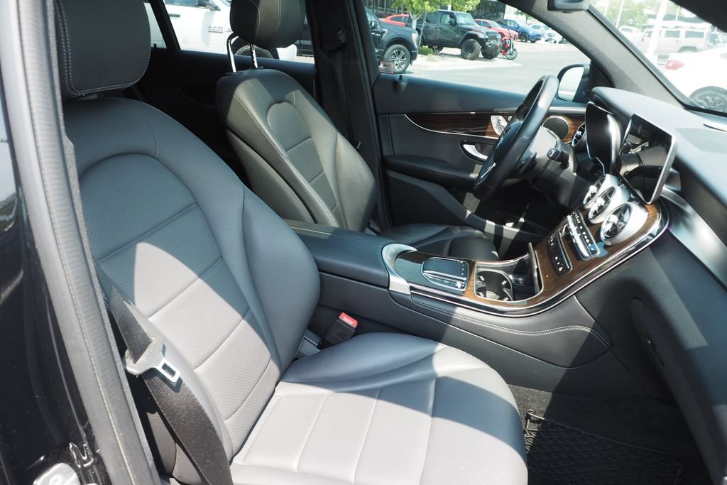 Used 2020 Mercedes-Benz GLC 300 4MATIC Coupe image 21