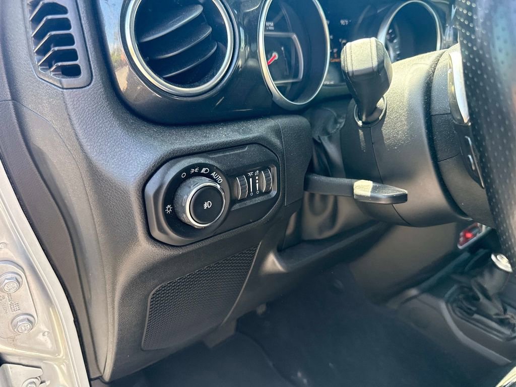 Used 2022 Jeep Wrangler Unlimited Rubicon AWD/4WD image 20
